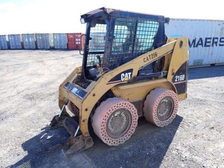 2006-caterpillar-216b-image-1