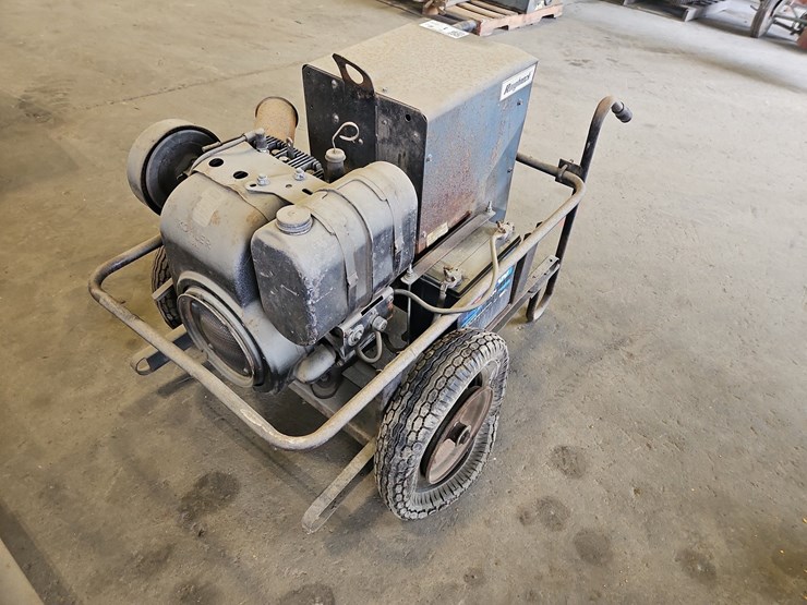 miller-roughneck-1e-welder-image-3