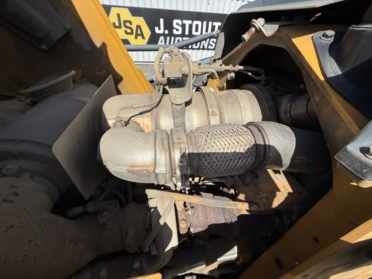 2014-deere-410k-image-26