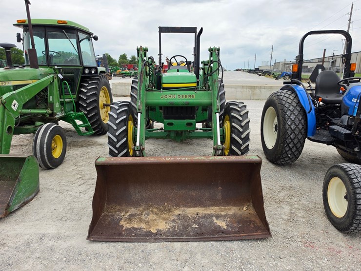 2000-john-deere-6210-image-2