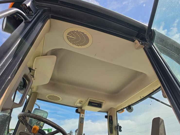 2014-john-deere-6140m-image-5