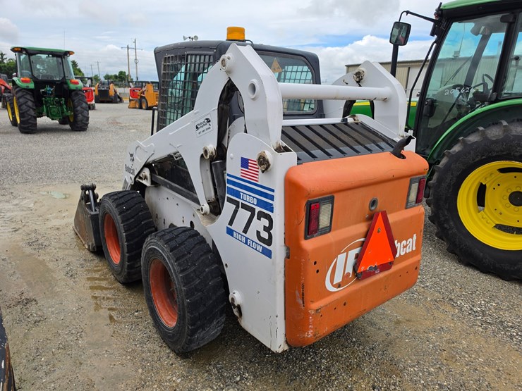 2002-bobcat-773g-image-18