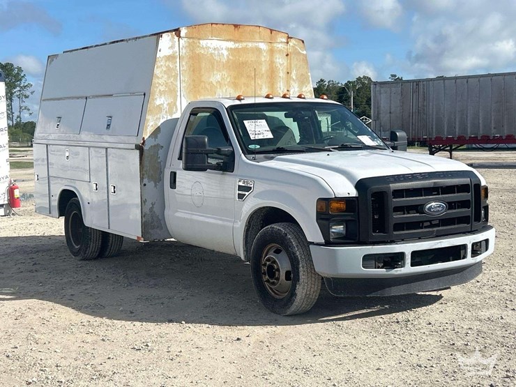 2008-ford-f-350-knapheide-kuv-enclosed-service-truck-image-2