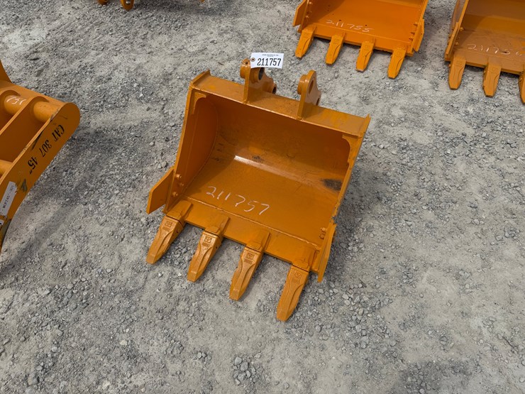 caterpillar-303-image-1