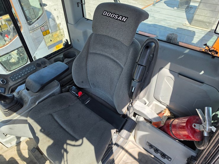 2021-doosan-dl220-image-11