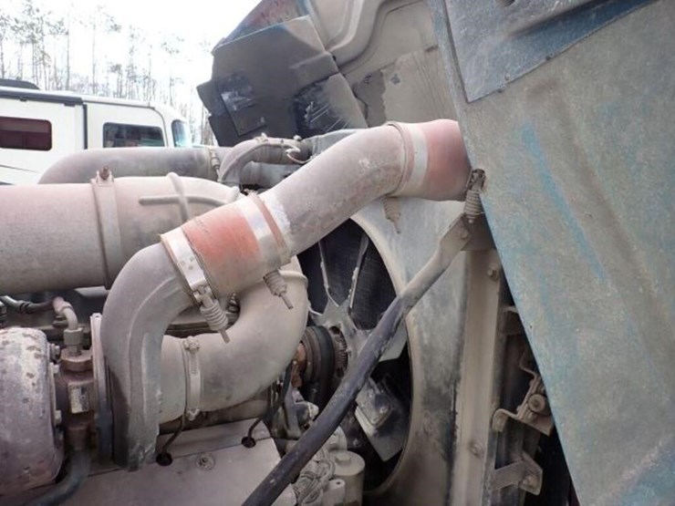 1999-mack-rb690s-image-36