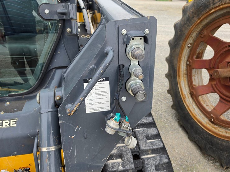 2023-deere-325g-image-6