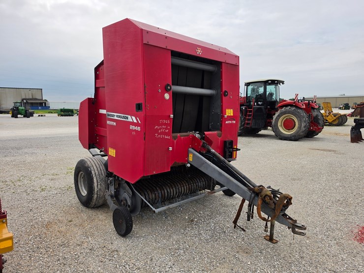 2014-massey-ferguson-2946-image-11