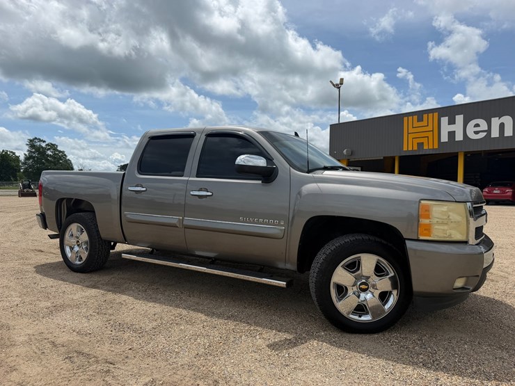 2009-chevrolet-silverado-1500-image-2