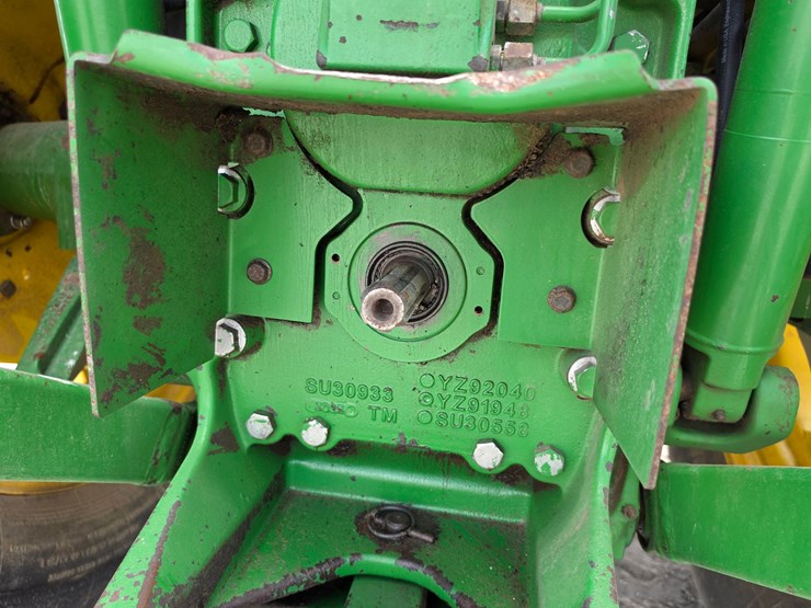2013-john-deere-6140d-image-14