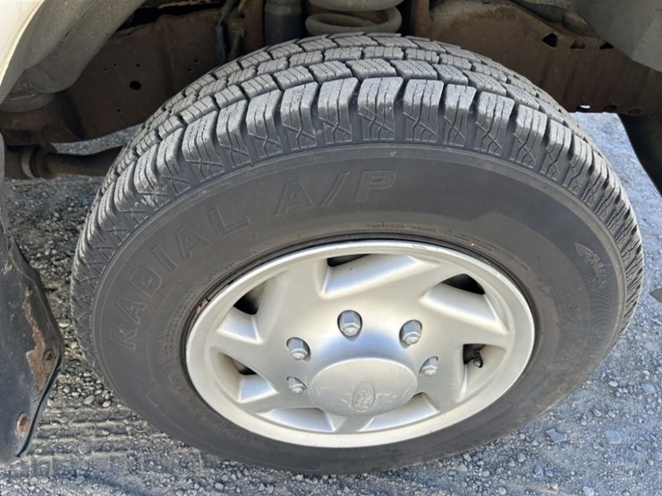 2002-ford-e250-image-13