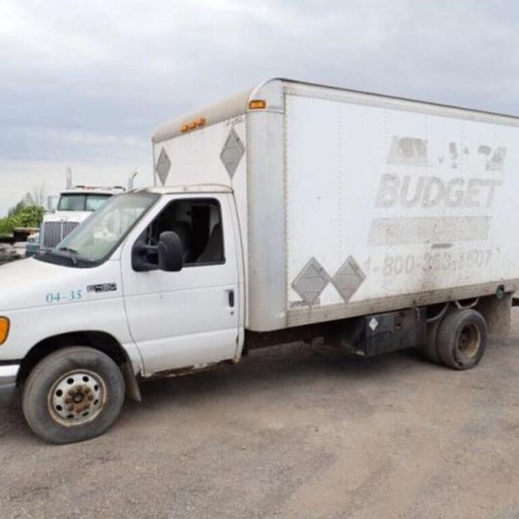 2004 FORD E450