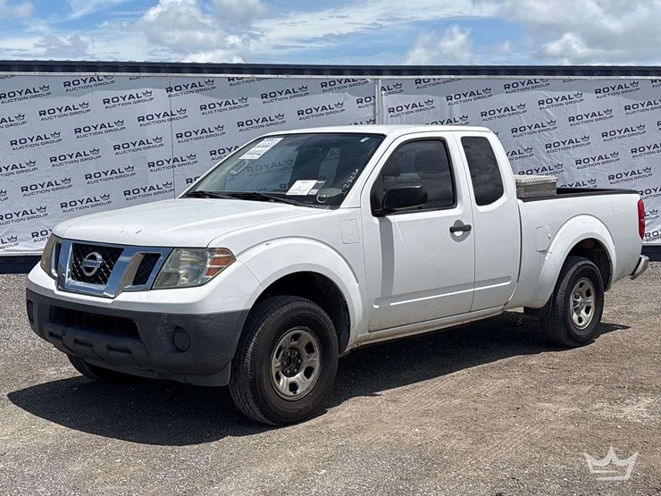 2015-nissan-frontier-image-1