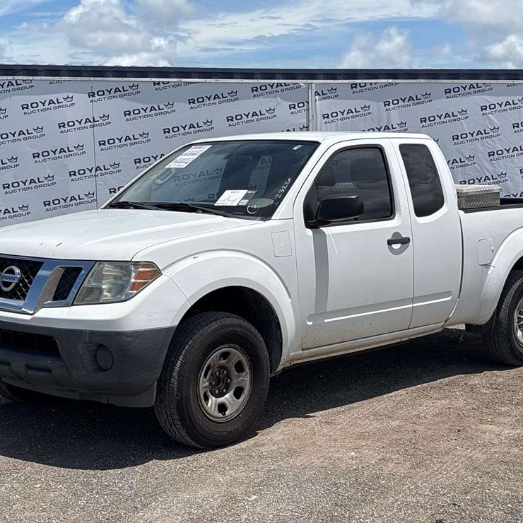 2015 NISSAN FRONTIER