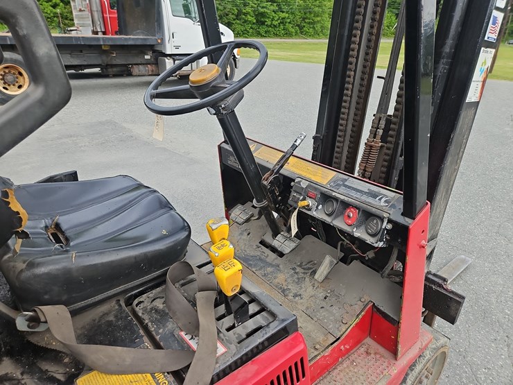 clark-gcx20-propane-forklift-image-14