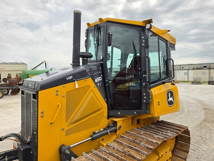 2023-deere-450-lgp-image-7