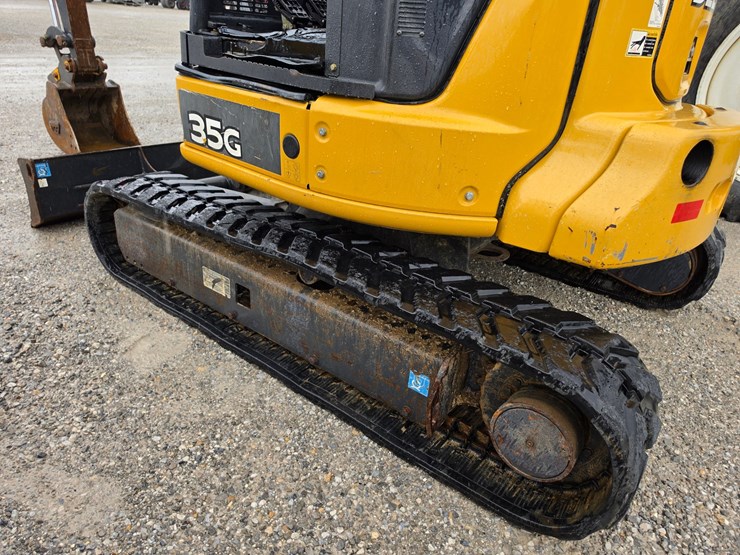 2020-deere-35g-image-11