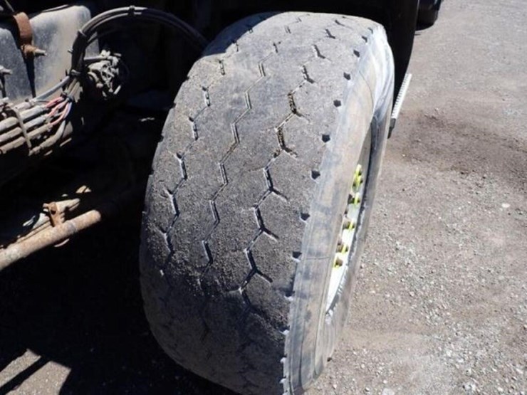 2015-mack-granite-gu813-image-42