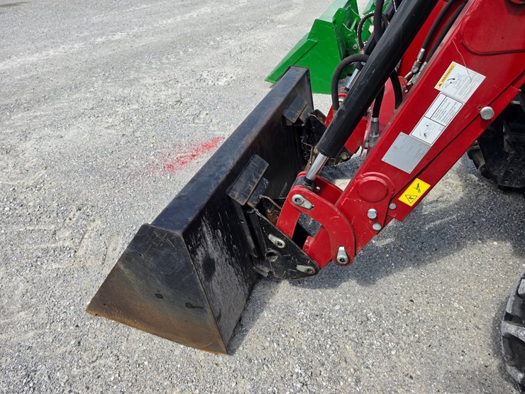 2022-case-ih-farmall-75a-image-6