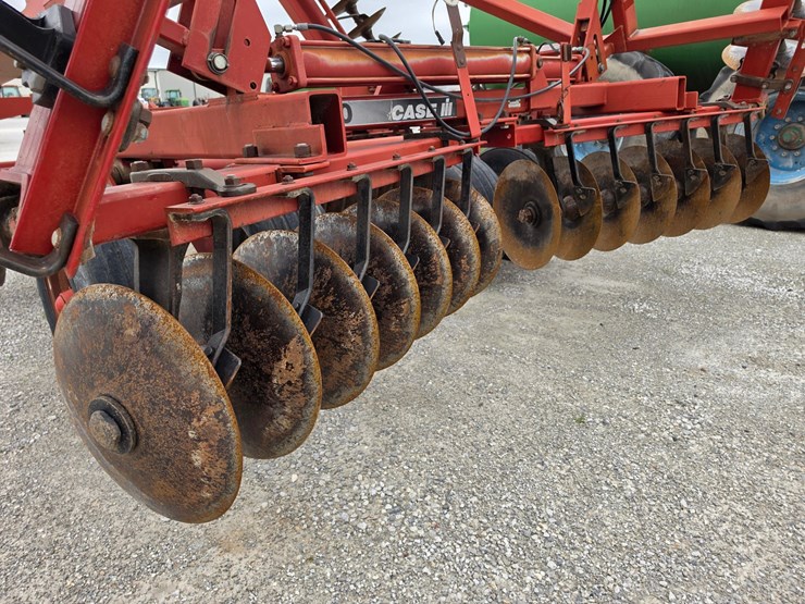 2001-case-ih-3950-image-10