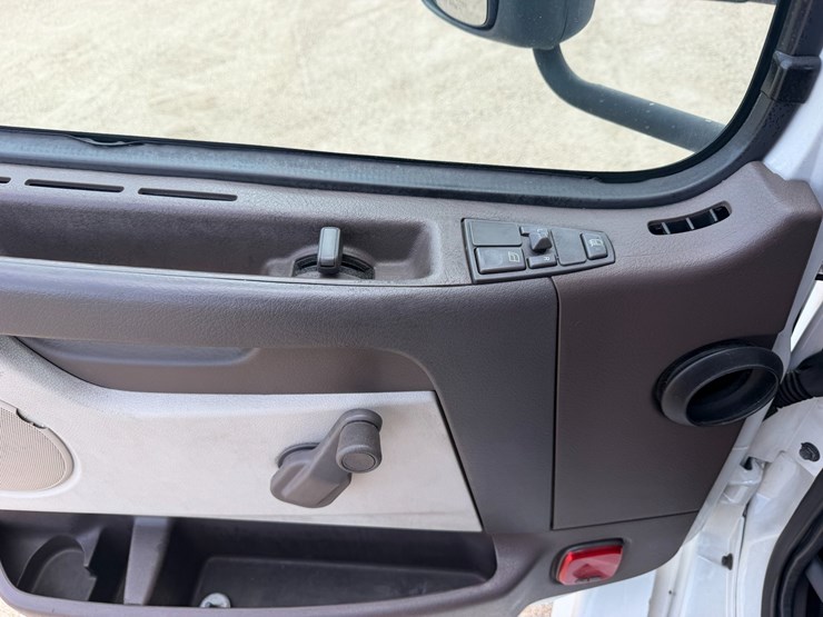 #16284-•-2018-volvo-truck-image-12