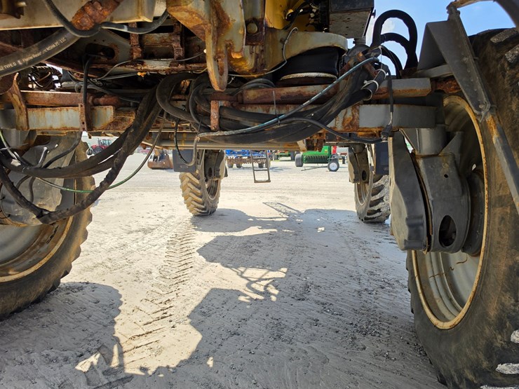 #205941-•-2014-agco-rg1300-spreader-image-17