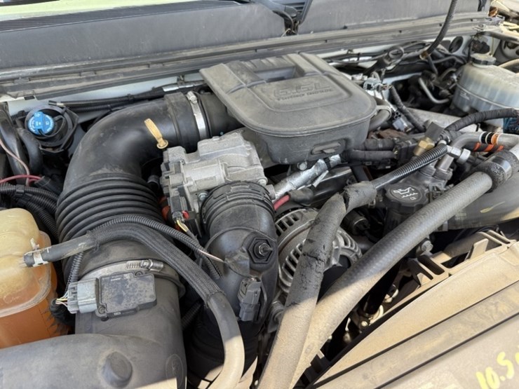 2011-gmc-sierra-2500-image-10