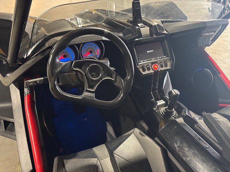 #23984-•-2016-polaris-slingshot-image-5