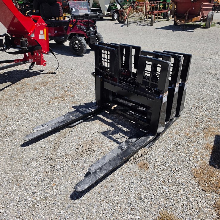 #205367 • New WT Pallet Forks