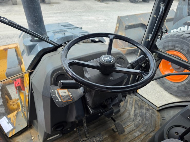 2016-deere-310sl-hl-image-11