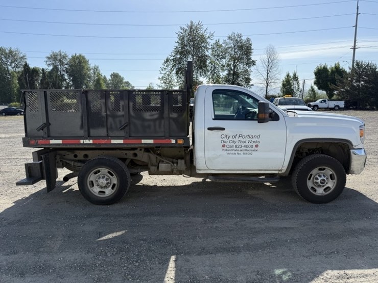 2016-gmc-sierra-2500-image-3
