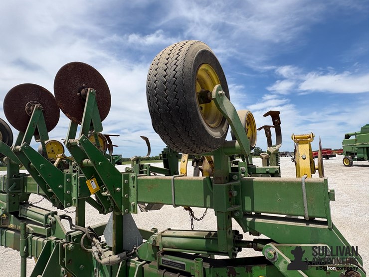 john-deere-845-image-10