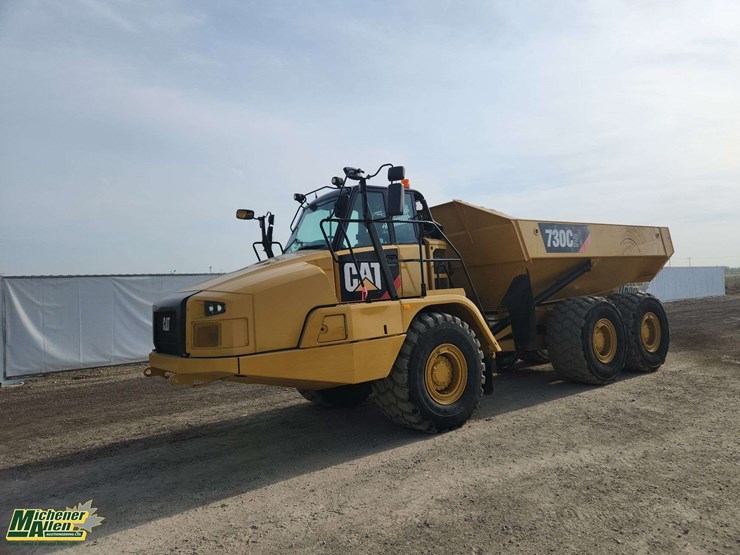 2017-caterpillar-730-image-1