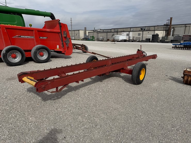 new-holland-85-image-4