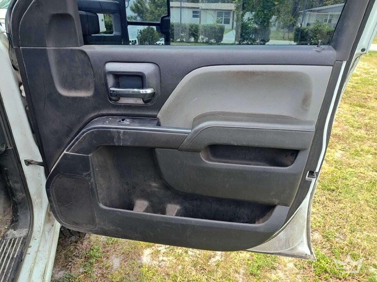 2019-chevrolet-silverado-3500-image-15