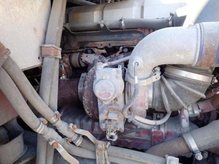 2015-mack-granite-gu813-image-35