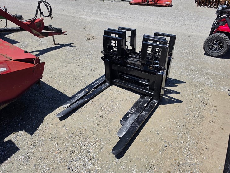 #205402-•-new-wt-pallet-forks-image-1