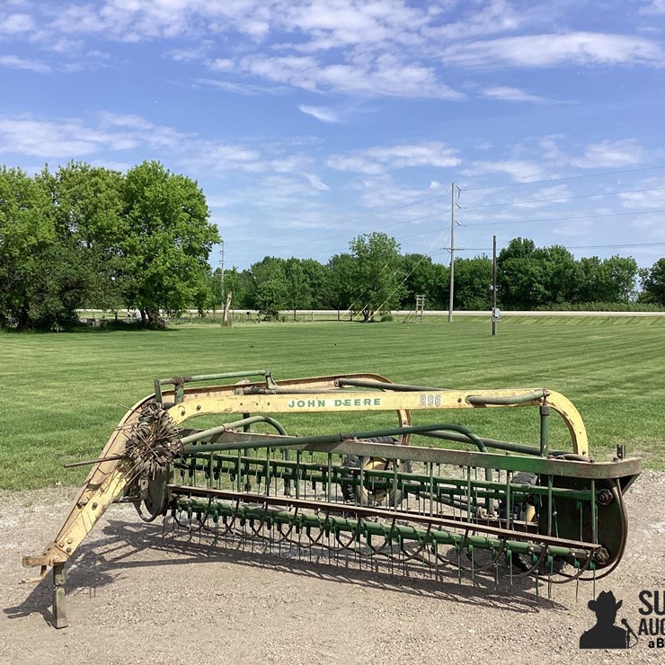JOHN DEERE 896