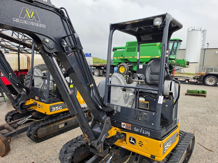 2020-deere-35g-image-4