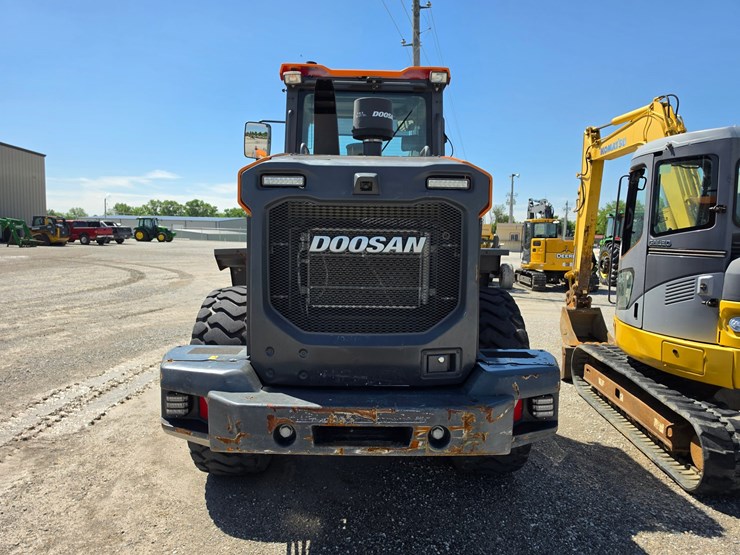 2021-doosan-dl220-image-18