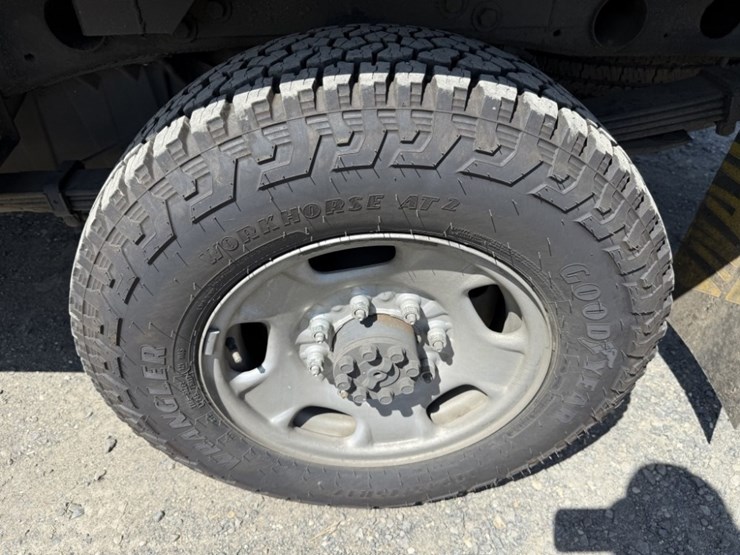 2016-gmc-sierra-2500-image-17