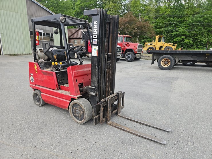 clark-gcx20-propane-forklift-image-7