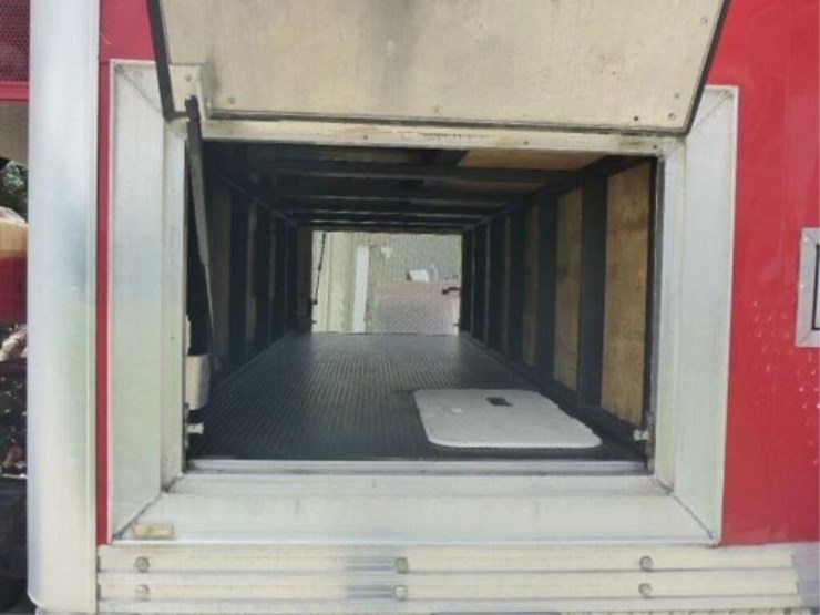 2005-gmc-t8500-image-41