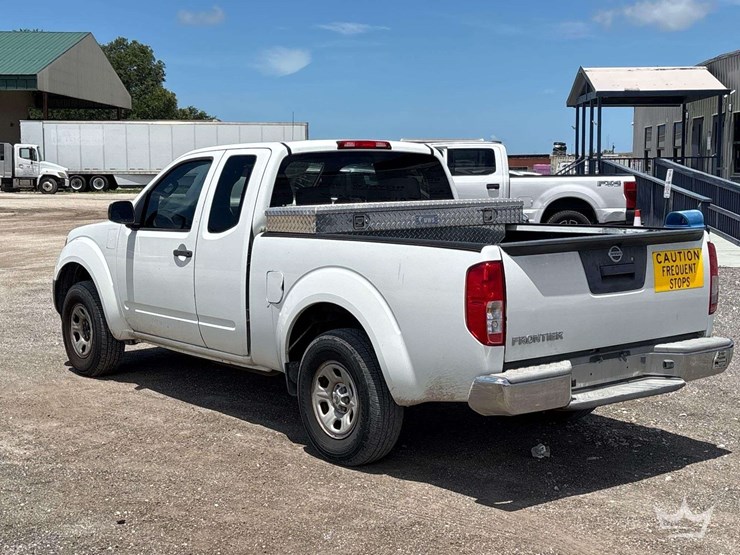 2015-nissan-frontier-image-4