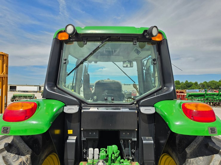 2014-john-deere-6140m-image-13