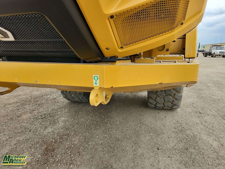 2022-caterpillar-730-image-33
