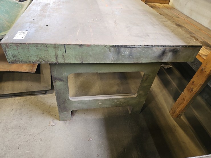 heavy-duty-welding-table-image-2