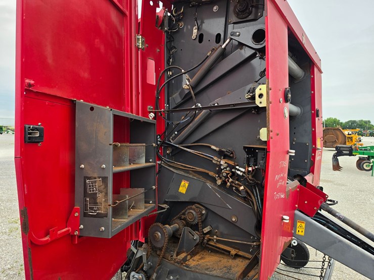 2014-massey-ferguson-2946-image-10