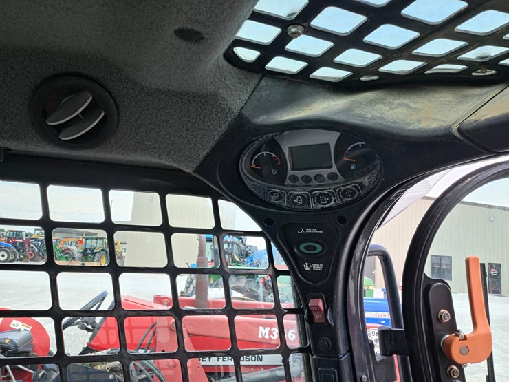 2016-bobcat-t595-image-12