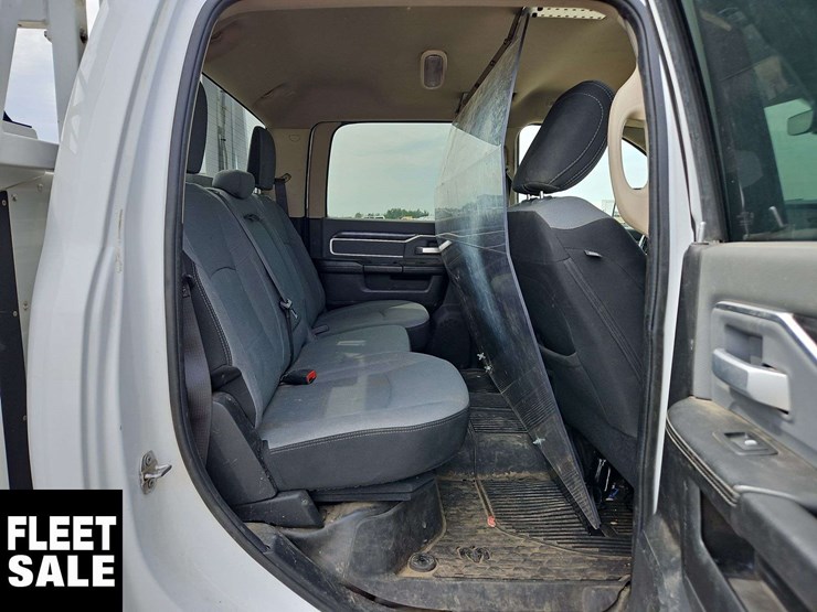 2020-dodge-2500-image-23